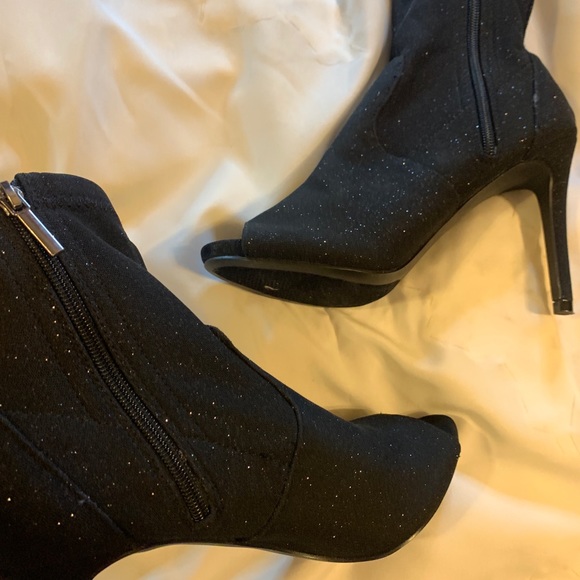 open toed heels - Picture 3 of 4